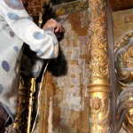 Fijación del oro de las columnas de un retablo